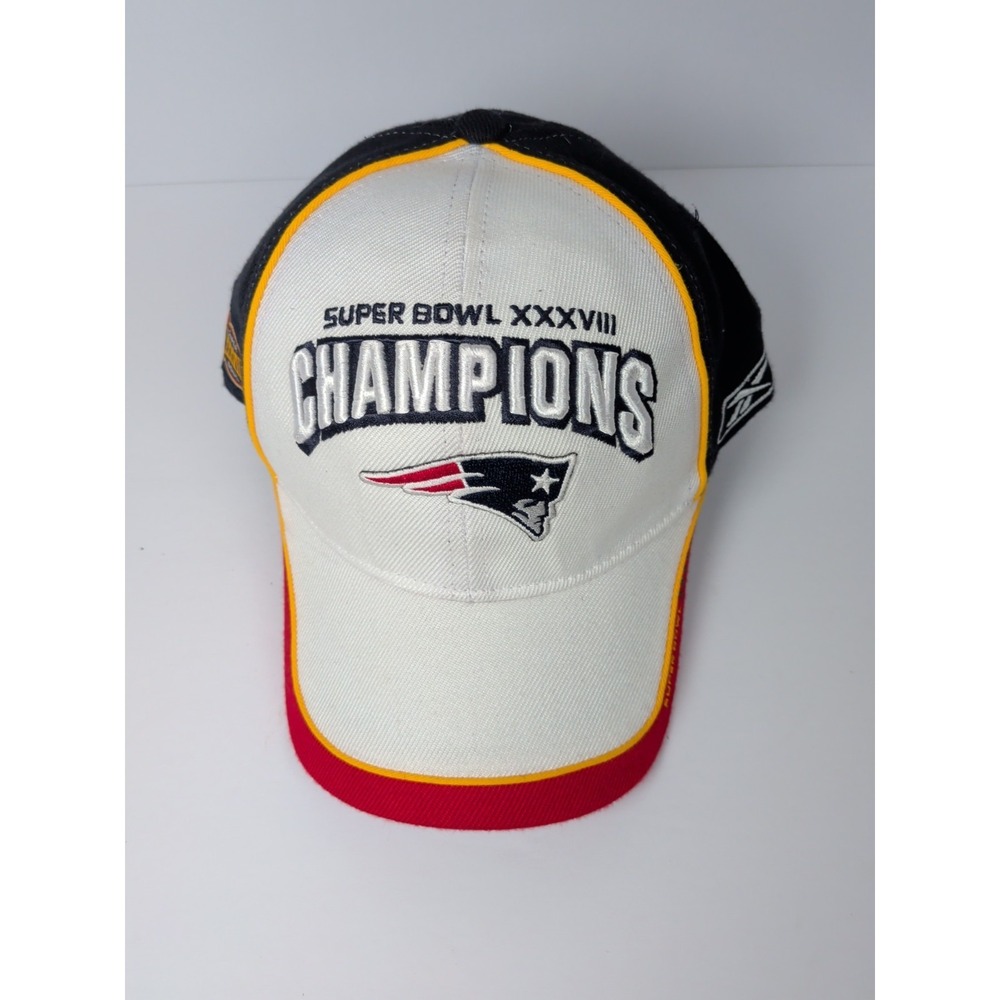 New England Patriots Super Bowl XXXVIII Champs Hat Reebok NFL Equipment Locker